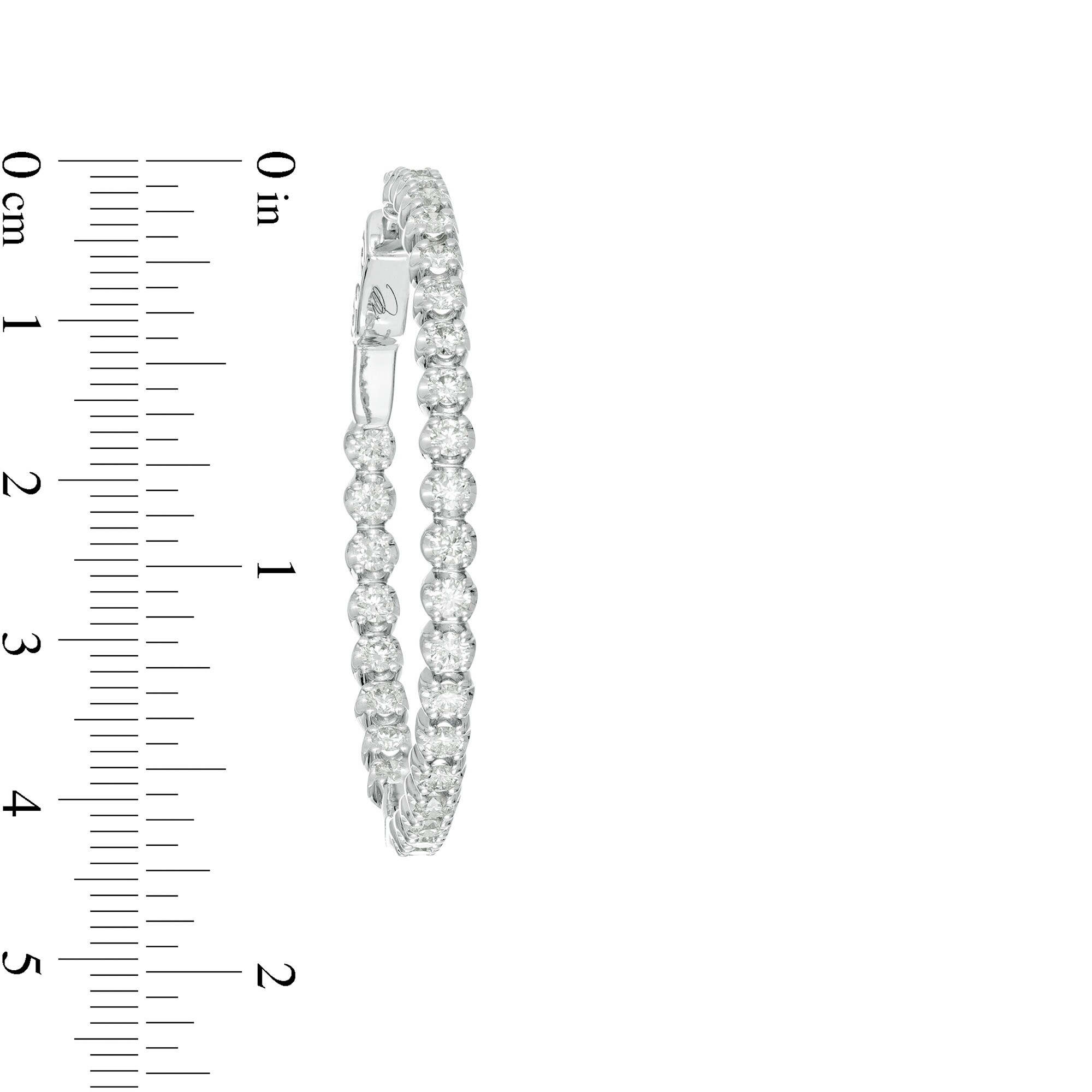 Marilyn Monroe™ Collection 3 CT. T.W. Journey Diamond Inside-Out