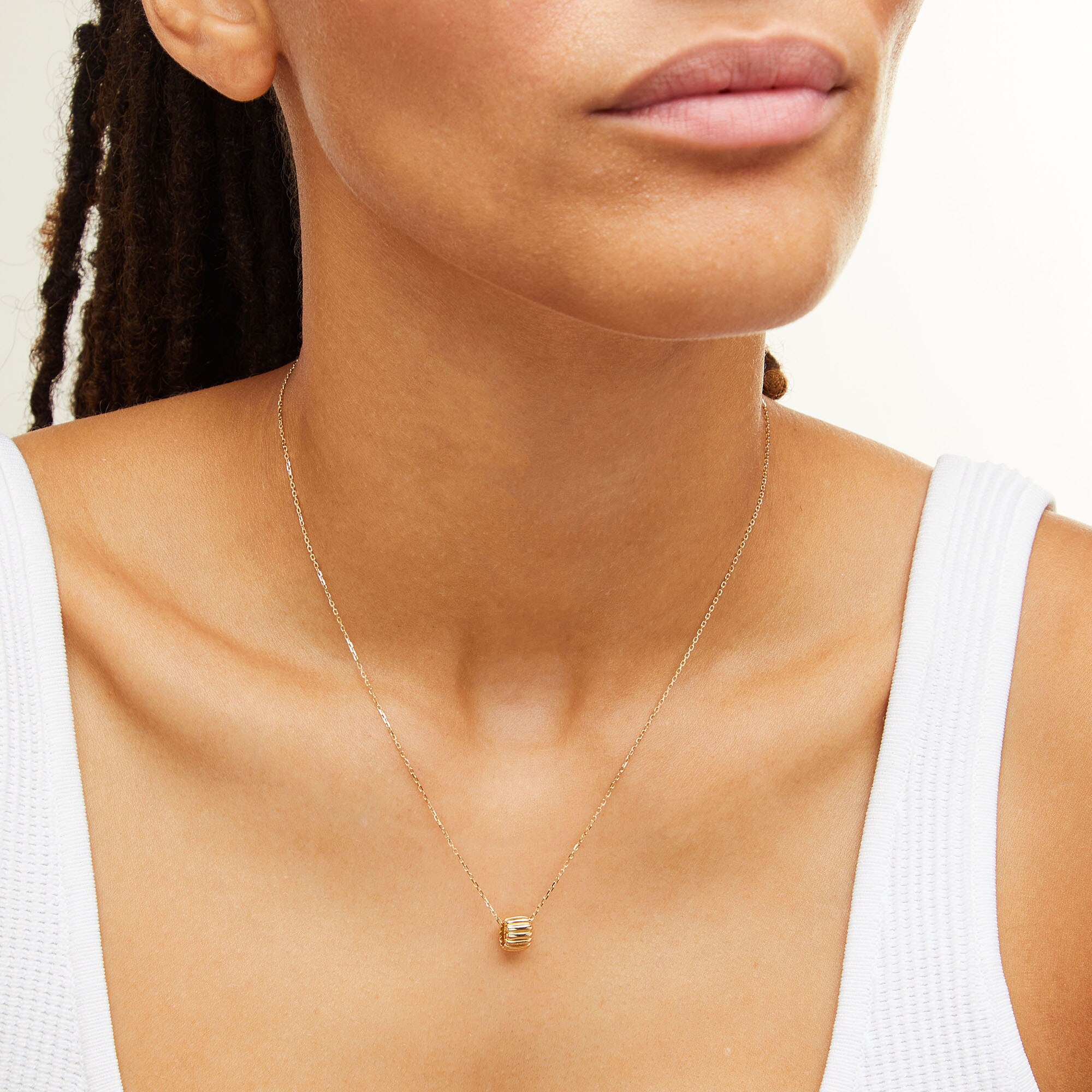 Diamond Accent Ribbed Rectangle Necklace in 10K Gold | Zales Outlet