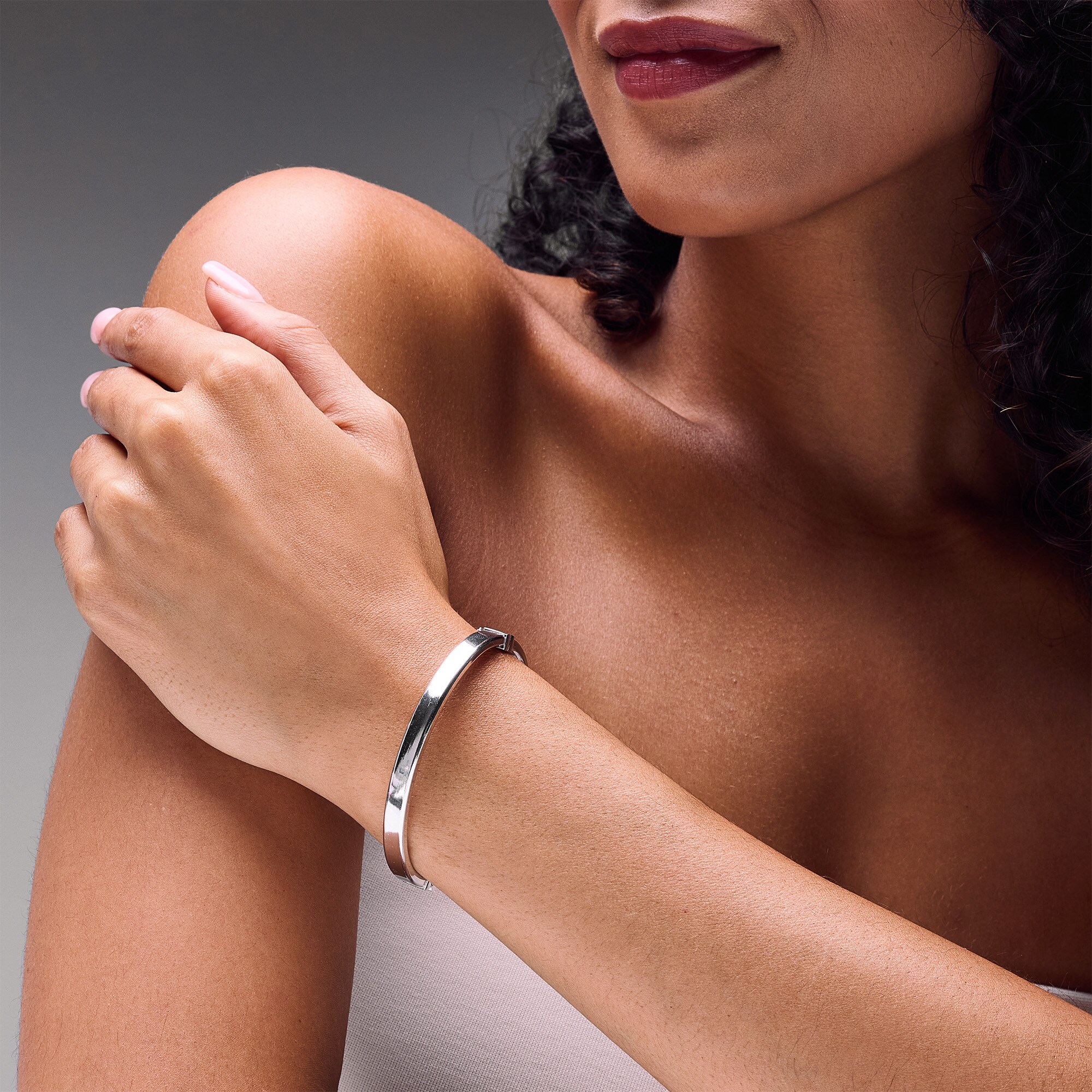 その他 GAL BANGLE 6.0mm Square Flat Bangle in Hollow Sterling Silver | Zales