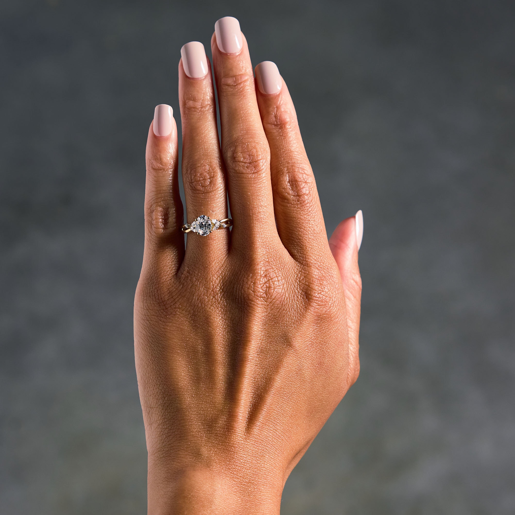 14Ｋカネトリング 1-1/3 CT. T.W. Oval Certified Lab-Grown Diamond Engagement Ring in
